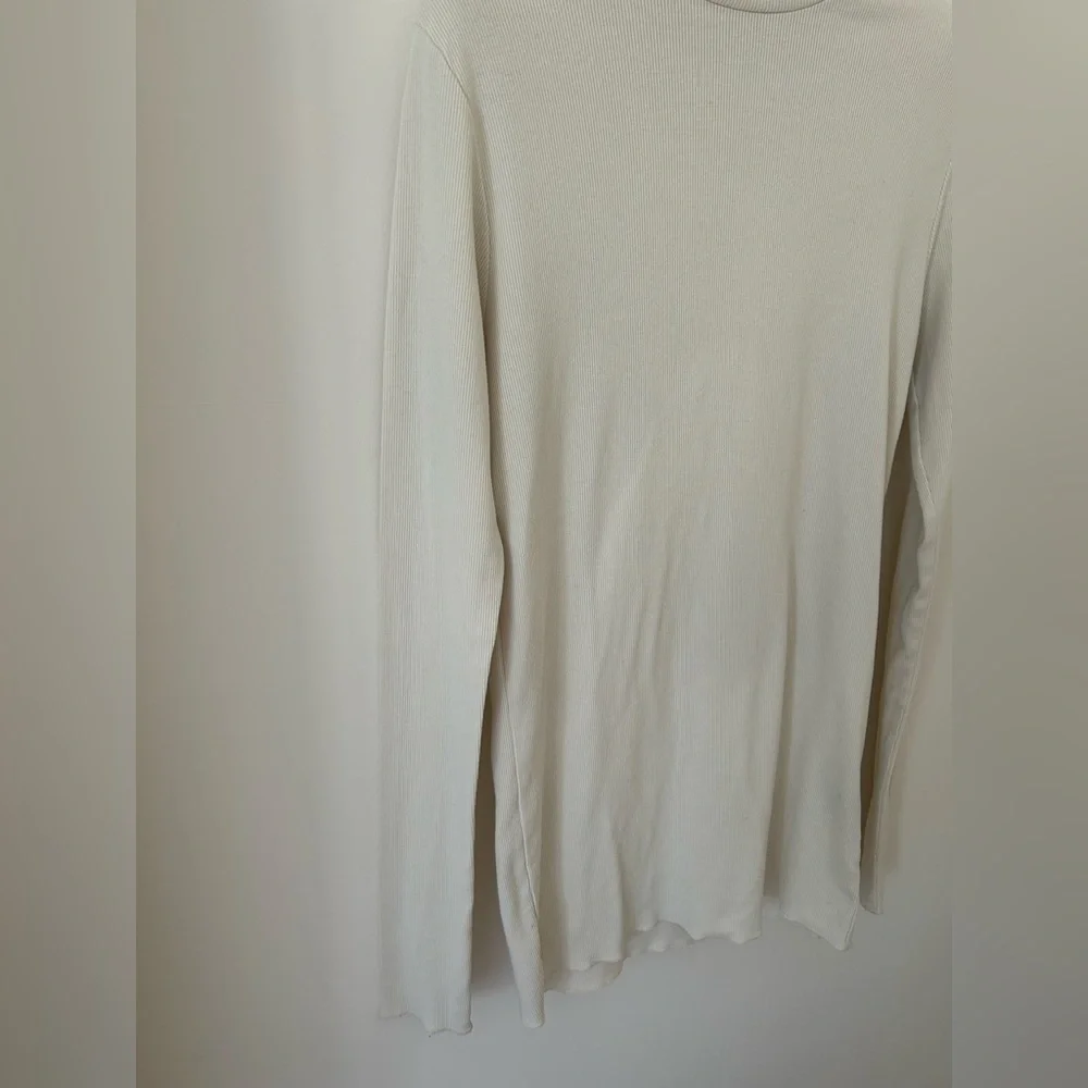 Vintage Ralph Lauren Ribbed Knit Turtleneck Sweater in Cream
Size: Large
EUC - Picture 5 of 10